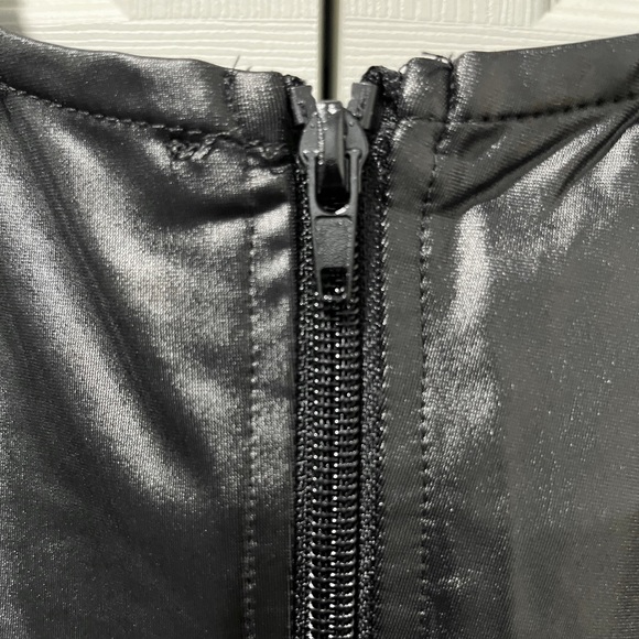 Tinas Fashion Faux Leather 2 Piece Pant Set NWT - Picture 8 of 11